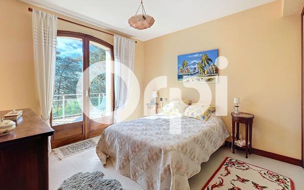 Maison à vendre    8 pièces •  Aubazines