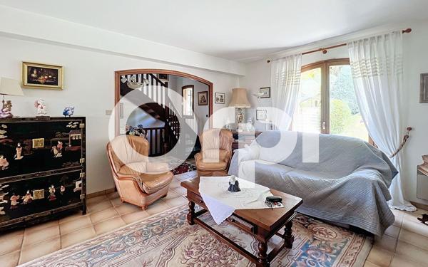 Maison à vendre    8 pièces •  Aubazines