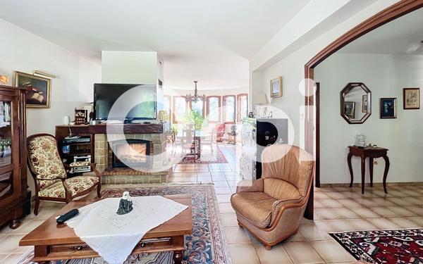 Maison à vendre    8 pièces •  Aubazines