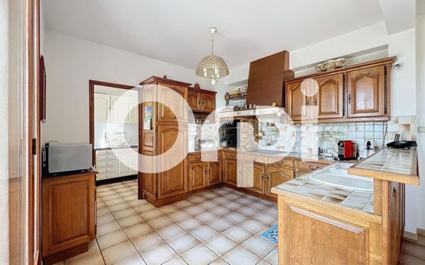 Maison à vendre    8 pièces •  Aubazines