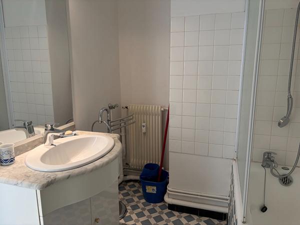 A louer - Appartement T2 meublé avec balcon et garage- Angers secteur Jardin des Plantes