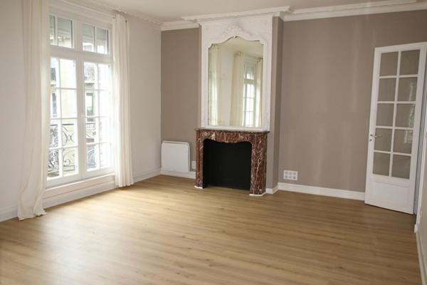 A LOUER : T3 à LILLE • Rihour • 1 210 € CC • Réf. 459-001