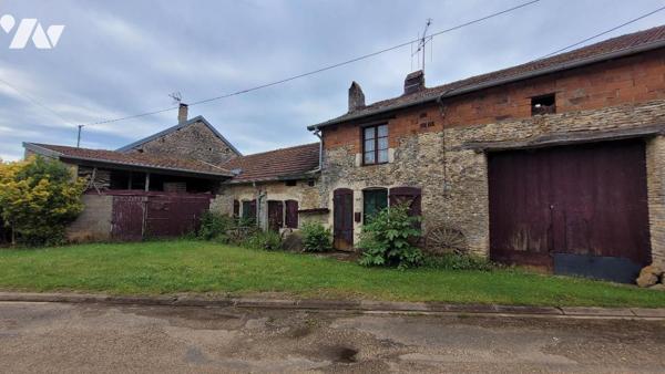 CHAMPLITTE, hameau LE VERGY, bâtisse en pierres sur 12393 m².