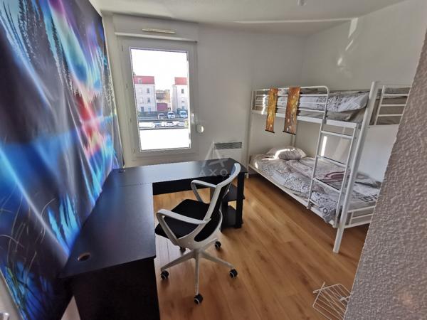 NOUVEAUTÉ ALBERTVILLE – LOCATION MEUBLÉE À L’ANNÉE : balcon,2 places de parking, cave, gardien et piscine