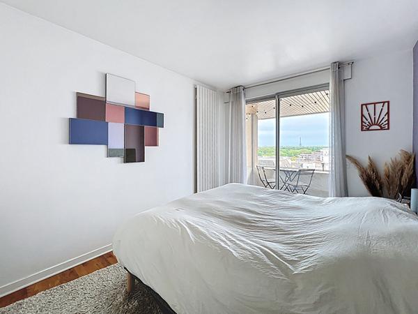 Appartement Suresnes 3 pièce(s) 93 m2