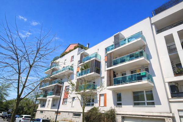 Limeil-Brévannes (94450) Proche mairie : Appartement F4 dernier étage avec balcon