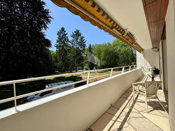 T3 lumineux de 69,5 m² avec balcon, garage, cave ? Vue parc ? Combs-la-Ville