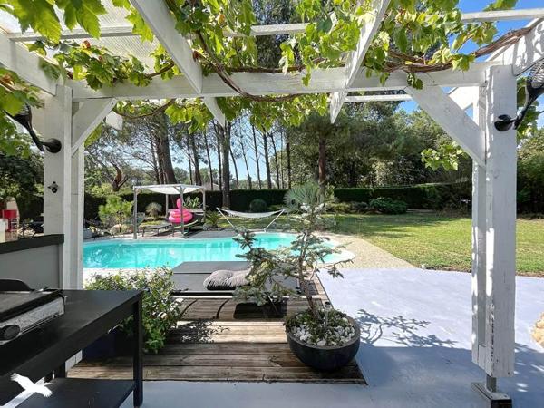 Maison 495 000 € Salles 6 p 130 m² DPE C
