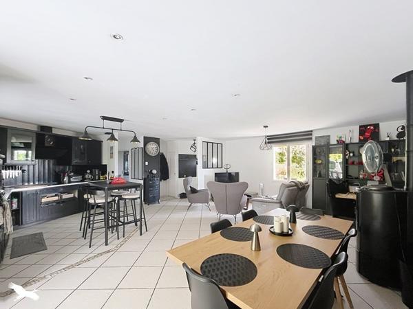 Maison 495 000 € Salles 6 p 130 m² DPE C