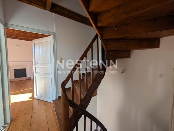 Maison à louer à côté de l'église de Monterblanc avec 3 chambres