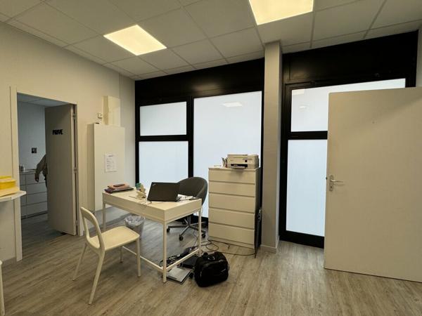 JOUE LES TOURS CENTRE BUREAUX COMMERCIAUX A VENDRE 48 M² BON ETAT ET VISIBILITE