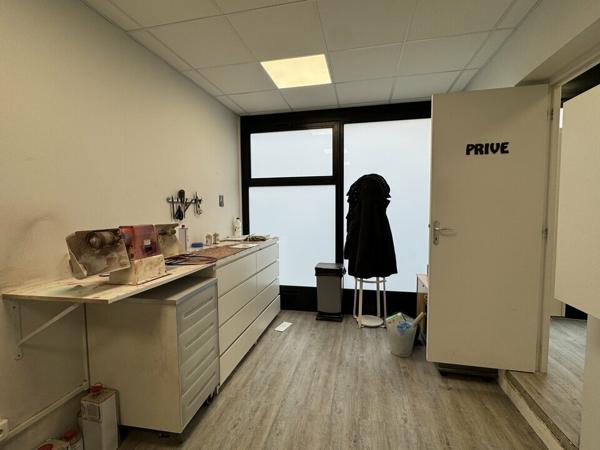 JOUE LES TOURS CENTRE BUREAUX COMMERCIAUX A VENDRE 48 M² BON ETAT ET VISIBILITE