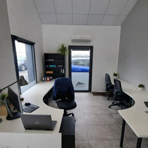 LOCATION BUREAUX 115m2 LA CRECHE PROCHE A83 A10