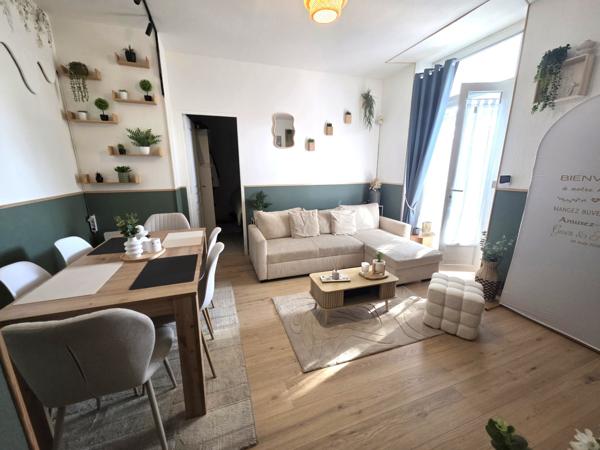 Immeuble
                                                                                                                                                
                                                                                                                                                
                                                                                                                                                
                                                    
                                                                                                                                                                                                                                                                                                                        230  m²                                                                                                                                                                                                         1 etage(s)