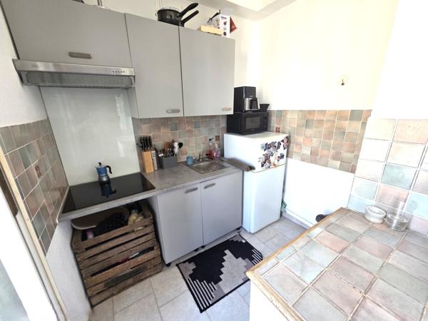 Immeuble
                                                                                                                                                
                                                                                                                                                
                                                                                                                                                
                                                    
                                                                                                                                                                                                                                                                                                                        230  m²                                                                                                                                                                                                         1 etage(s)