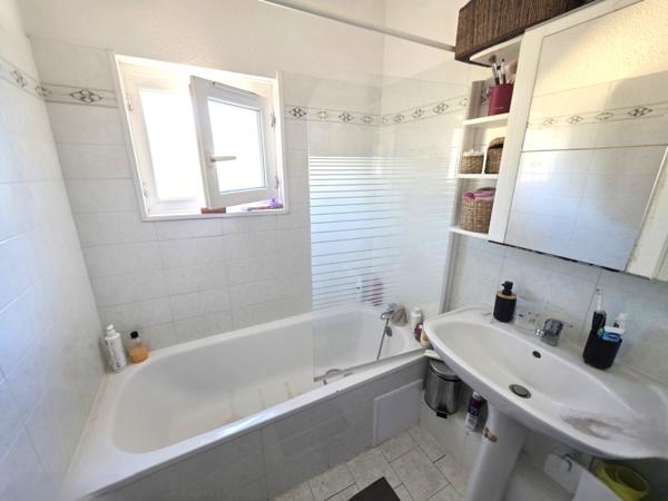 Immeuble
                                                                                                                                                
                                                                                                                                                
                                                                                                                                                
                                                    
                                                                                                                                                                                                                                                                                                                        230  m²                                                                                                                                                                                                         1 etage(s)