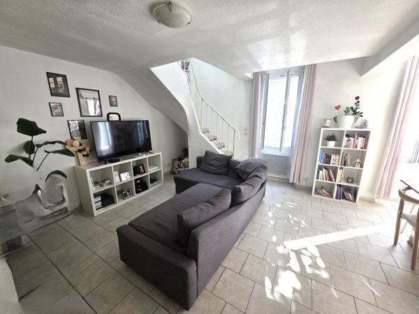 Immeuble
                                                                                                                                                
                                                                                                                                                
                                                                                                                                                
                                                    
                                                                                                                                                                                                                                                                                                                        230  m²                                                                                                                                                                                                         1 etage(s)