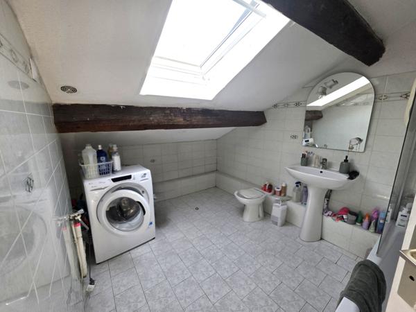 Immeuble
                                                                                                                                                
                                                                                                                                                
                                                                                                                                                
                                                    
                                                                                                                                                                                                                                                                                                                        230  m²                                                                                                                                                                                                         1 etage(s)