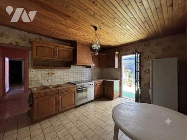 Maison mitoyenne à rénover – Ruelle-sur-Touvre
