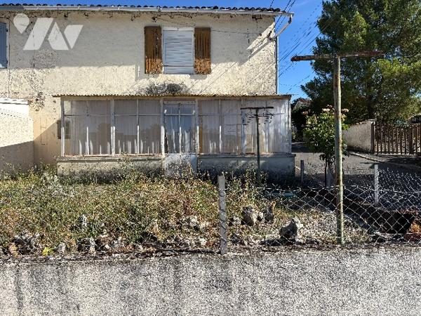 Maison mitoyenne à rénover – Ruelle-sur-Touvre