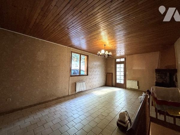 Maison mitoyenne à rénover – Ruelle-sur-Touvre