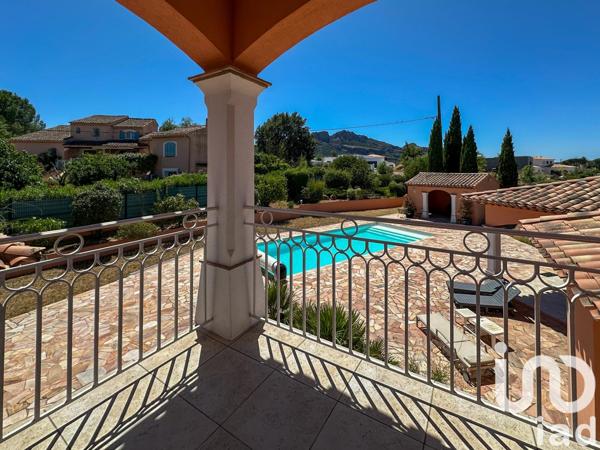 Maison à vendre 5 pièces 203 m² Roquebrune-sur-Argens