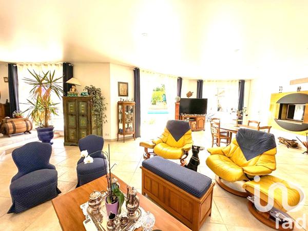 Maison à vendre 5 pièces 203 m² Roquebrune-sur-Argens