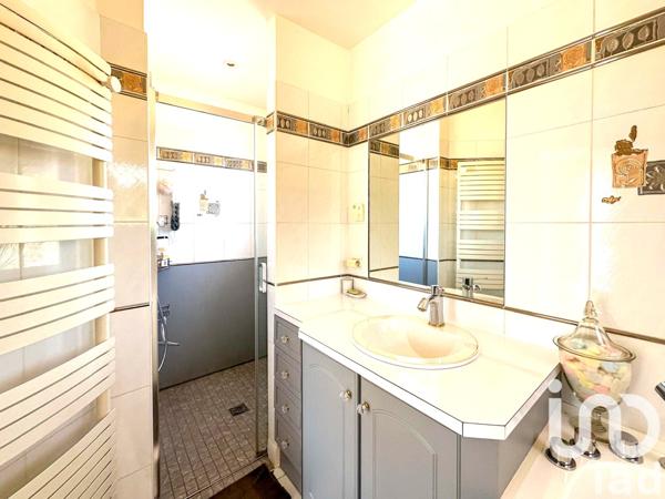 Maison à vendre 5 pièces 203 m² Roquebrune-sur-Argens