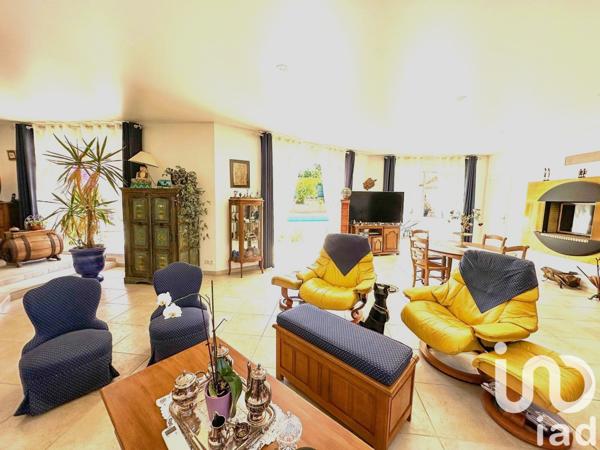 Maison à vendre 5 pièces 203 m² Roquebrune-sur-Argens