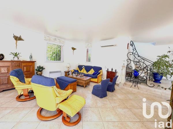 Maison à vendre 5 pièces 203 m² Roquebrune-sur-Argens
