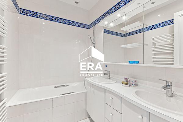 Appartement Paris 4 pièce(s) 111.66 m2