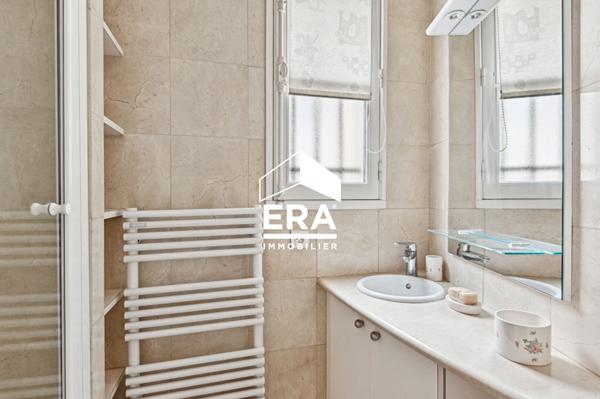 Appartement Paris 4 pièce(s) 111.66 m2