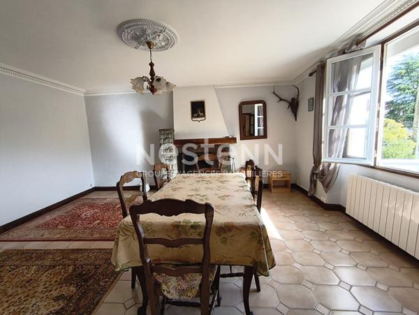 A vendre - Maison avec quatre chambres, jardin, deux garages - 100m² - Lys-Haut-Layon - D6006