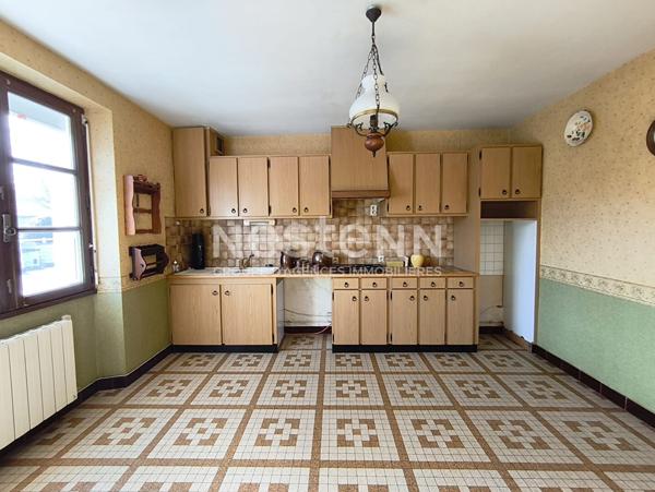 A vendre - Maison avec quatre chambres, jardin, deux garages - 100m² - Lys-Haut-Layon - D6006