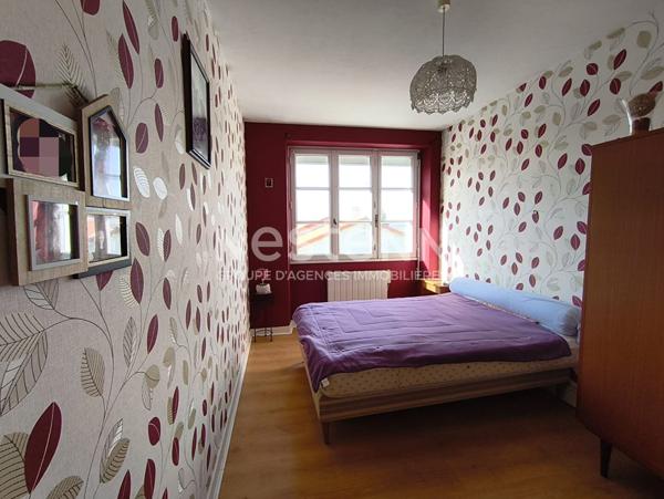 A vendre - Maison avec quatre chambres, jardin, deux garages - 100m² - Lys-Haut-Layon - D6006