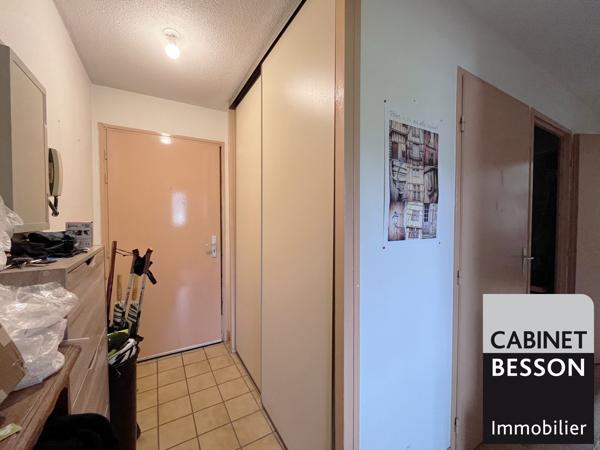 GRENOBLE EUROPOLE / GARE - 2 pièces de 49m² au 5ème étage - Ascenseur - Ravalement voté et payé *** EXCLUSIVITÉ *** Visite : Xavier MAGNIN 06 89 12 54 61