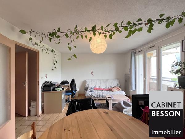GRENOBLE EUROPOLE / GARE - 2 pièces de 49m² au 5ème étage - Ascenseur - Ravalement voté et payé *** EXCLUSIVITÉ *** Visite : Xavier MAGNIN 06 89 12 54 61