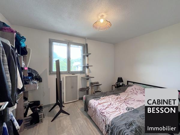GRENOBLE EUROPOLE / GARE - 2 pièces de 49m² au 5ème étage - Ascenseur - Ravalement voté et payé *** EXCLUSIVITÉ *** Visite : Xavier MAGNIN 06 89 12 54 61
