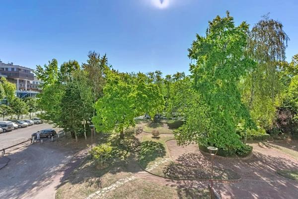 3 PIÈCES RÉNOVÉ – BALCON PLEIN SUD – 3 PLACES DE PARKING