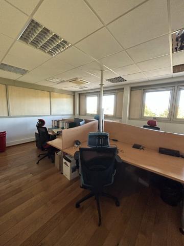 BUREAUX à VENDRE de 1249 m²
