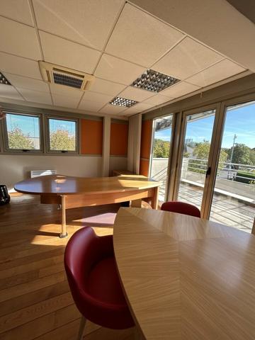 BUREAUX à VENDRE de 1249 m²