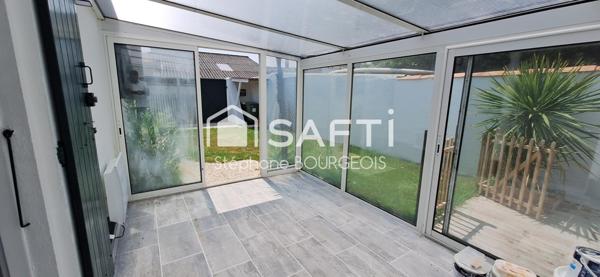 Maison rénovée avec 2 Chambres, cuisine aménagée, jardin et piscine