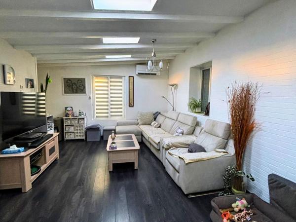 Maison familiale au cœur de Lorgues au calme en fond d’impasse