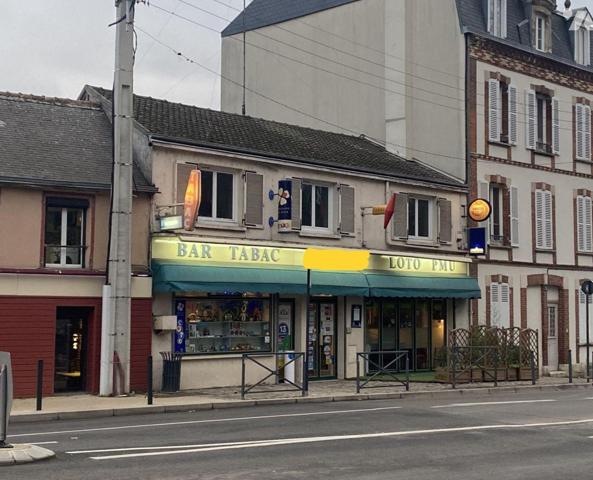 CHARTRES GARE
Immeuble de rapport comprenant en rdc un commerce de type bureau de tabac d'envi...