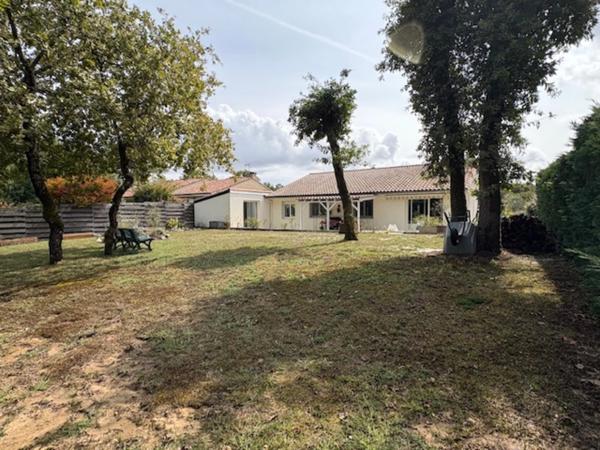 A vendre - Maison de plain pied de 146 m² - garage aménagé
