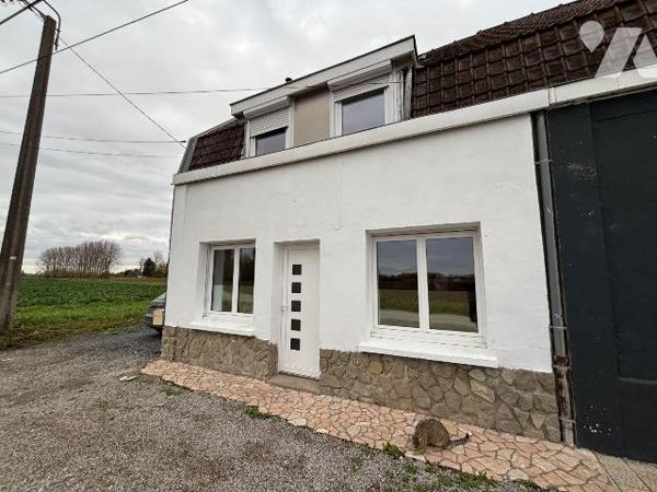 EXCLUSIVITÉ - La Gorgue

Découvrez cette maison semi mitoyenne située en pleine campagne de L...