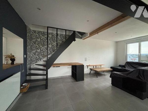 EXCLUSIVITÉ - La Gorgue

Découvrez cette maison semi mitoyenne située en pleine campagne de L...