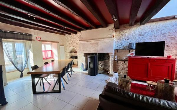 Maison à vendre    4 pièces •  La Rochefoucauld