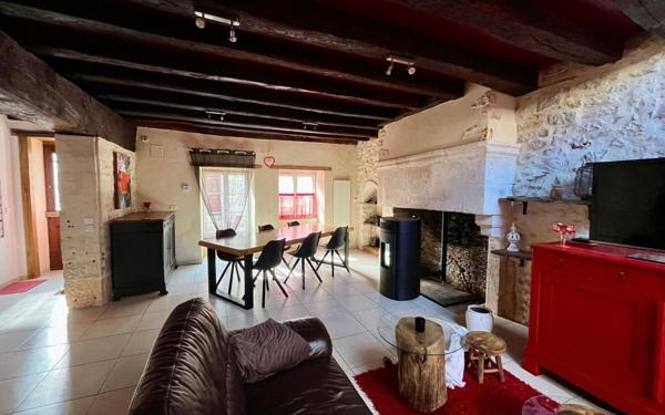 Maison à vendre    4 pièces •  La Rochefoucauld