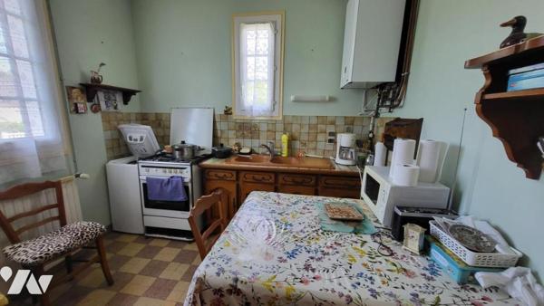 Maison de ville dans un quartier résidentiel à deux pas des commerces sur 403 m²